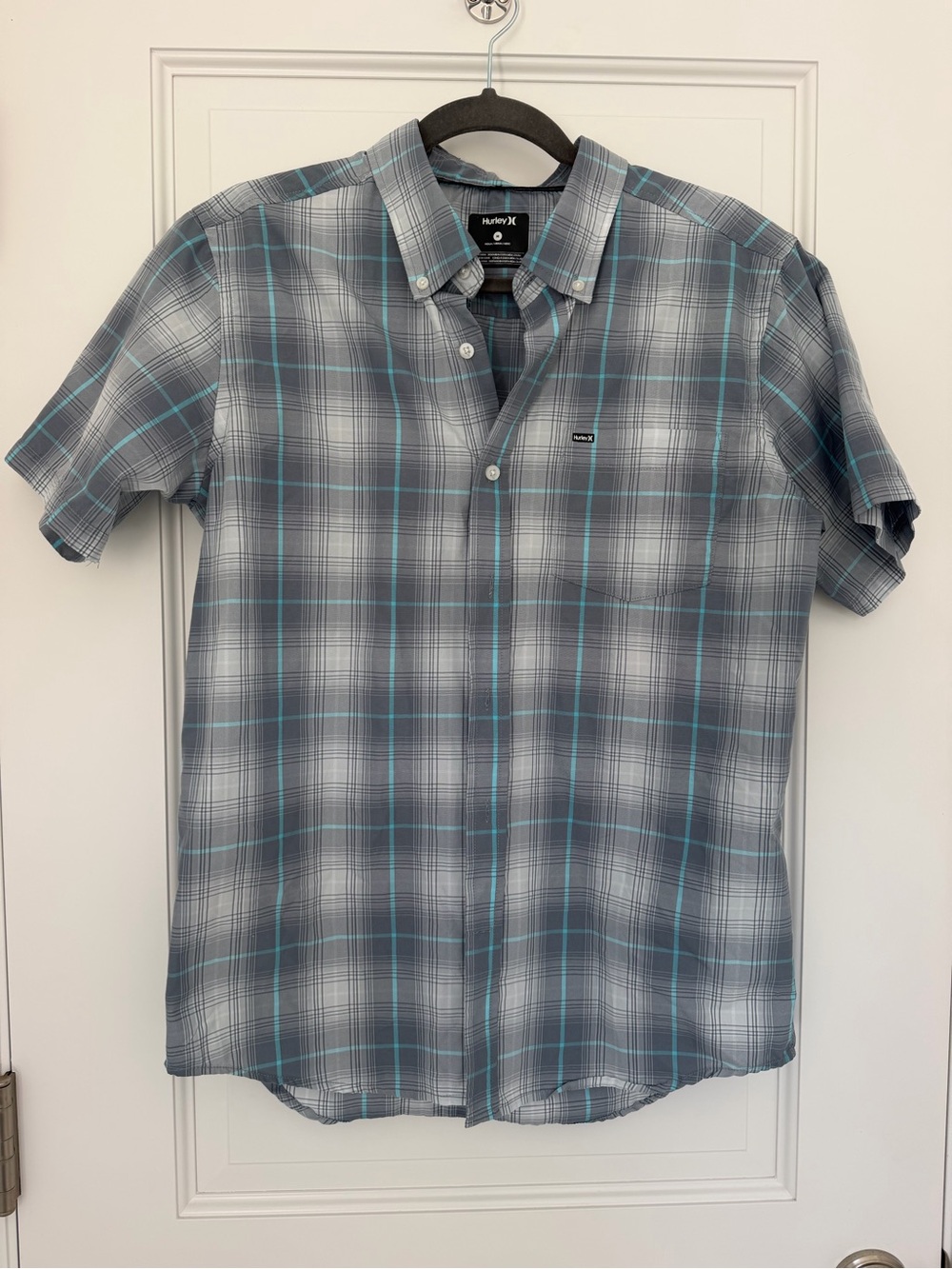 Hurley Men's Short Sleeve Gray Plaid Button-Up Shirt